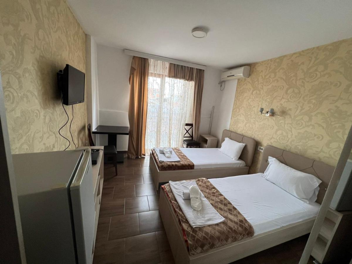 Hotel Ultra Star Skopje Extérieur photo