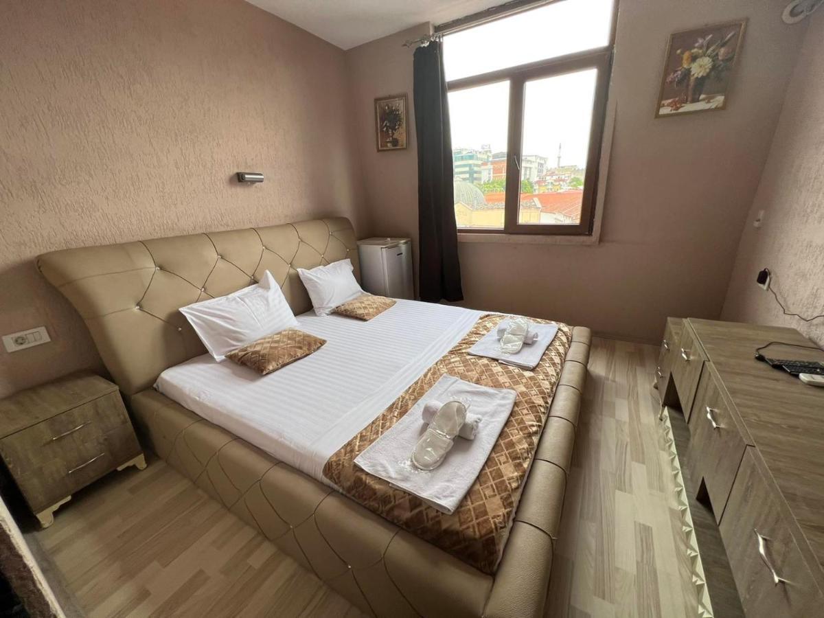 Hotel Ultra Star Skopje Extérieur photo