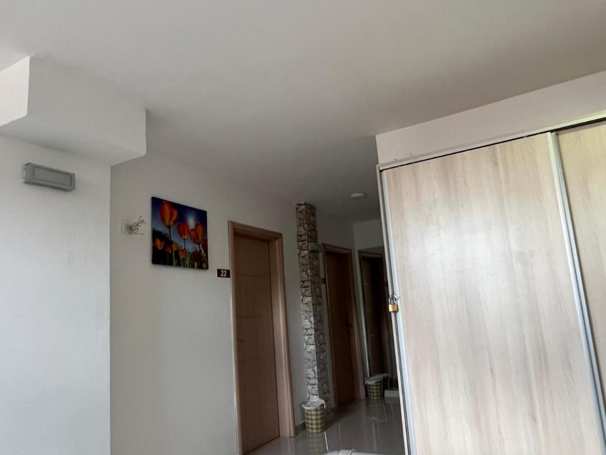 Hotel Ultra Star Skopje Extérieur photo