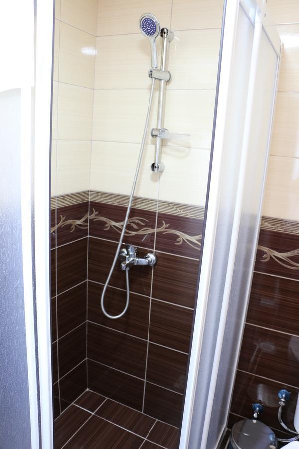 Hotel Ultra Star Skopje Extérieur photo